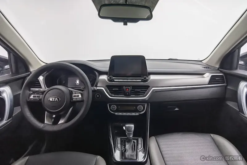 Kia Sportage — фото 8