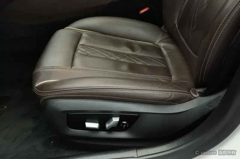 BMW 5 Series — фото 13