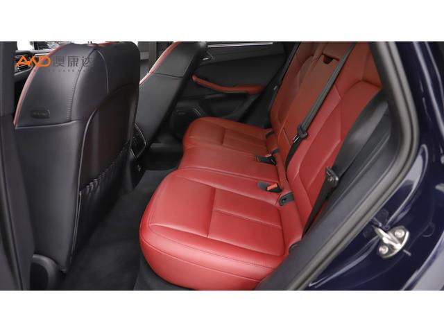 Porsche Macan 2023 Macan 2.0 T — фото 10