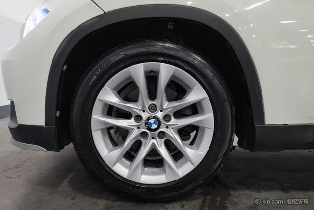 BMW X1 2015 s Drive 18i — фото 10
