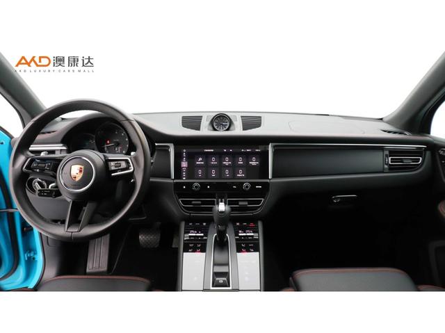 Porsche Macan 2022 Macan 2.0 T — фото 6