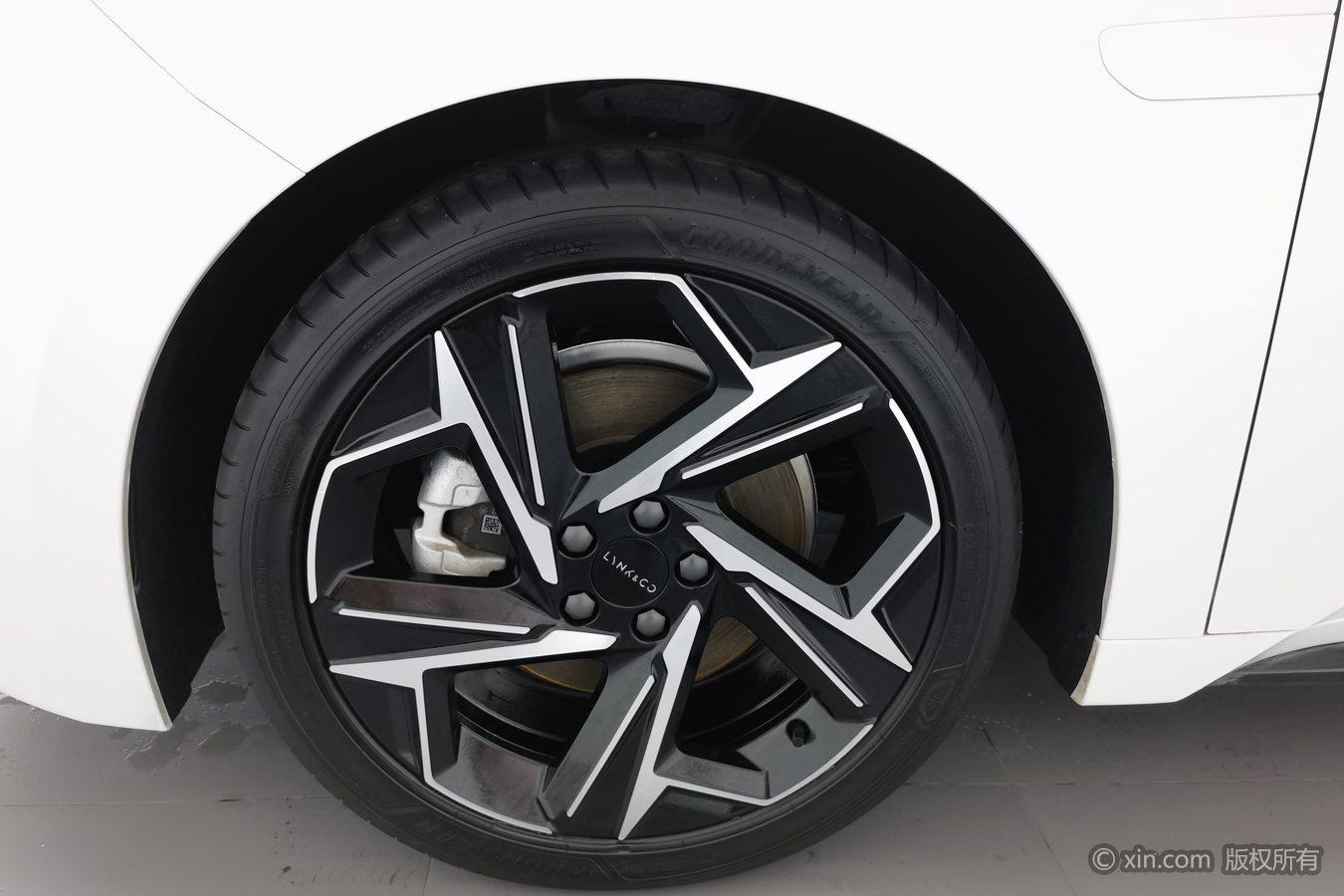 Lynk & Co 07 EM-P 2024 126 Halo