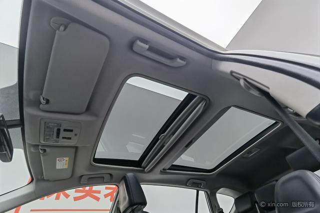 Toyota RAV4 2015 2.5 L AT 4 WD — фото 20