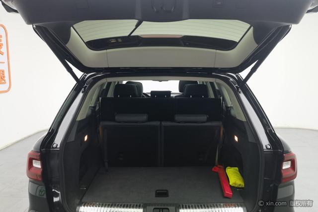 Red flag HS7 id 3775624 из Китая 22