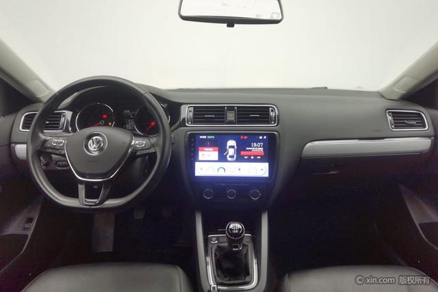 Volkswagen Sagitar 2017 1.6 L MTComfort — фото 14