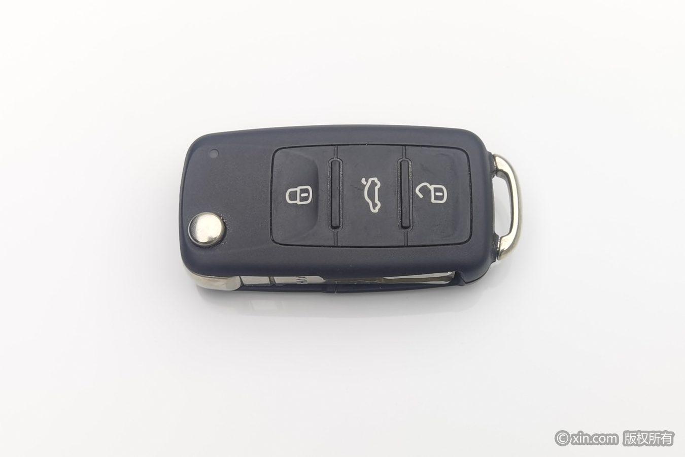 Volkswagen Sagitar 2017 1.6L MT Comfort