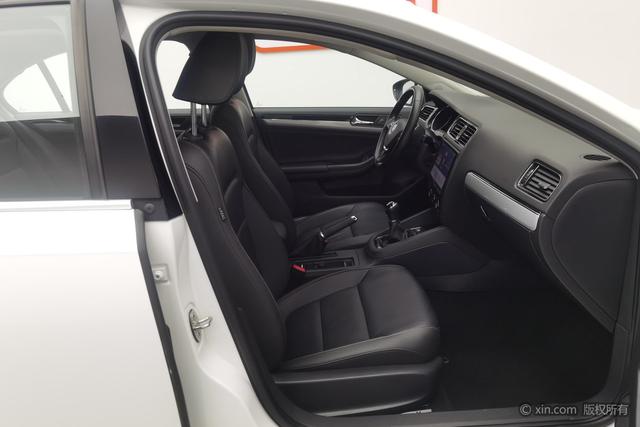 Volkswagen Sagitar 2017 1.6 L MTComfort — фото 10
