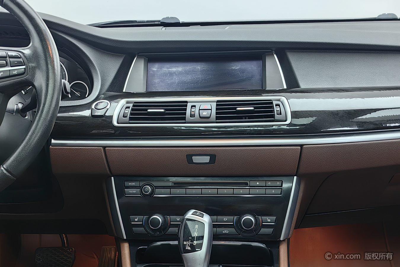 BMW 5 Series GT 2015 528i Leading