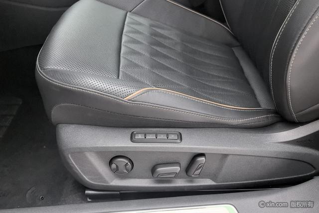 Volkswagen Passat 2021 330 TSI — фото 18