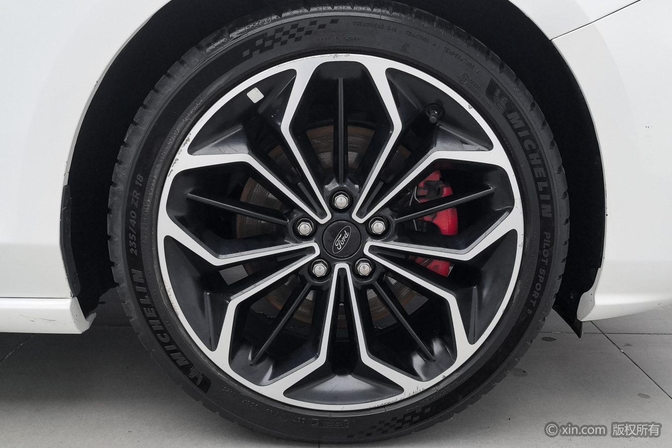 Ford Focus 2021 EcoBoost 180 AT ST Line