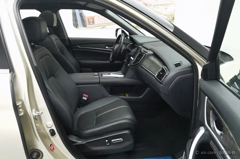 Honda UR-V 370 TURBO 2 WD — фото 14