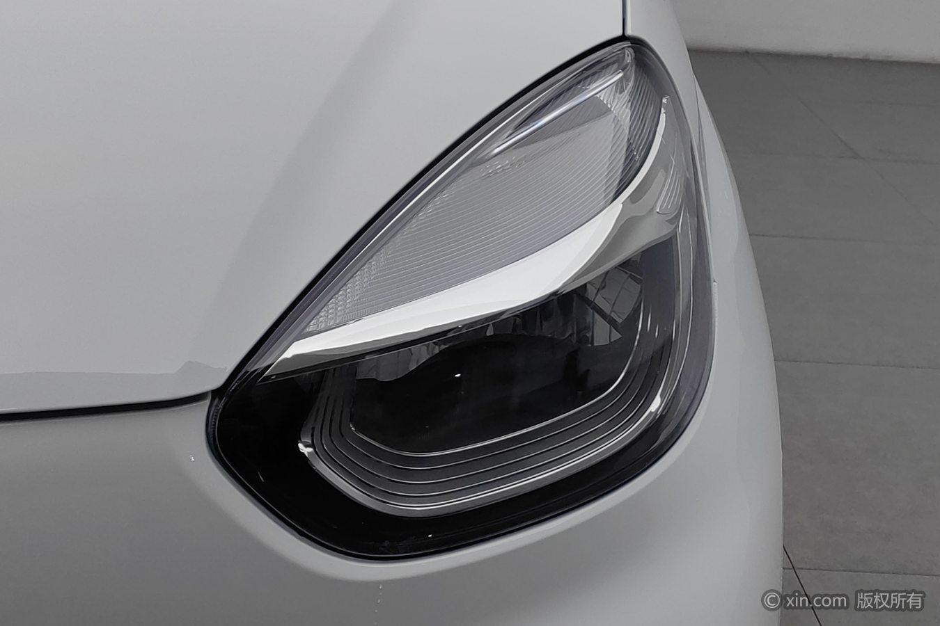 Roewe Clever 2021 302km мест