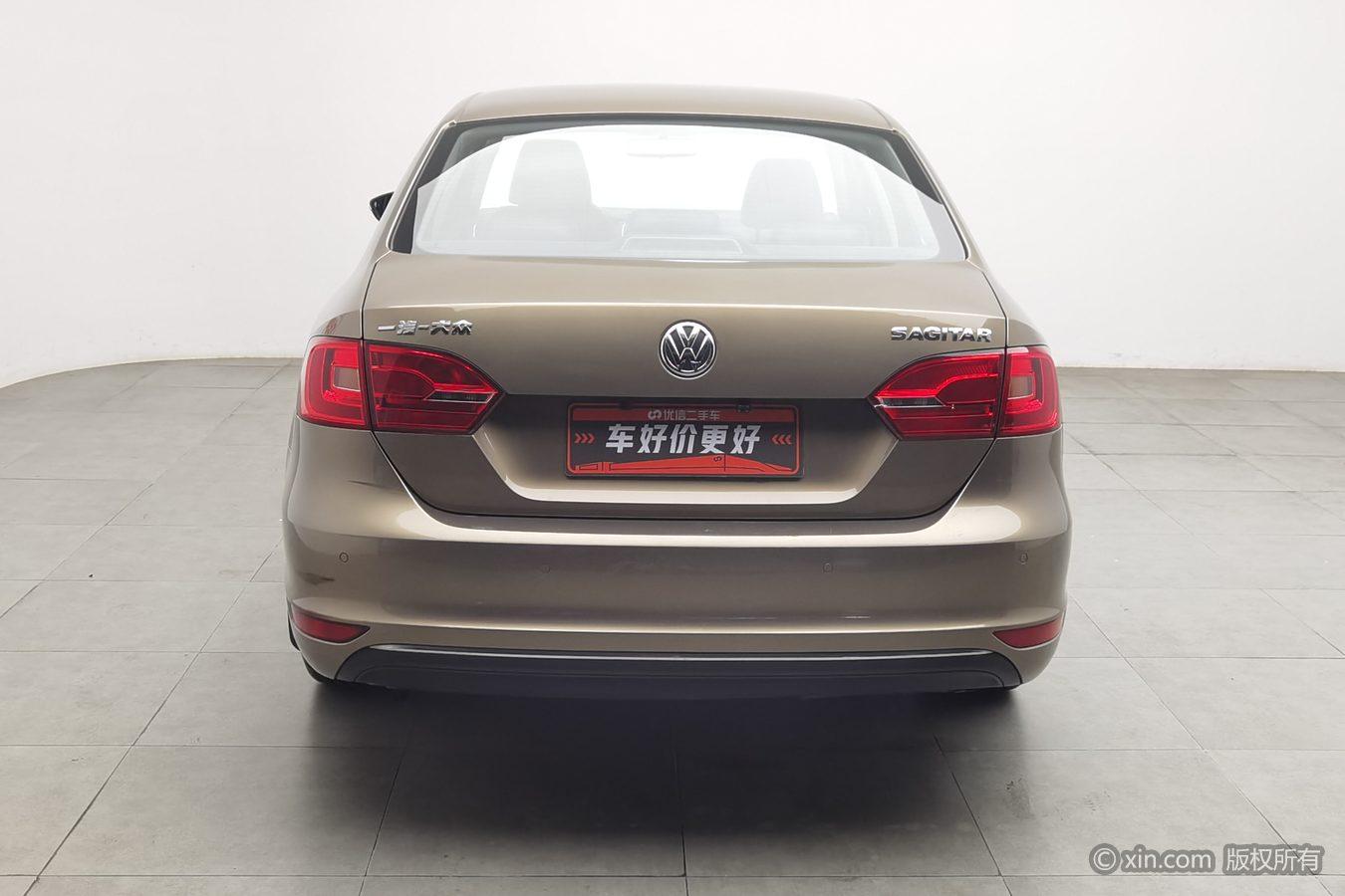 Volkswagen Sagitar 2014 1.6L MT Comfort