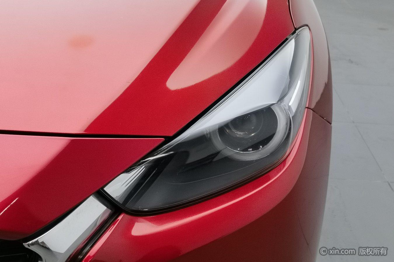 Mazda Mazda3 3 2017 1.5L AT Luxury V