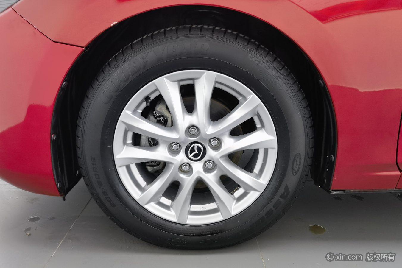 Mazda Mazda3 3 2017 1.5L AT Luxury V