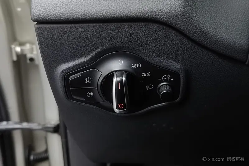 Audi Q5 40 TFSI — фото 11