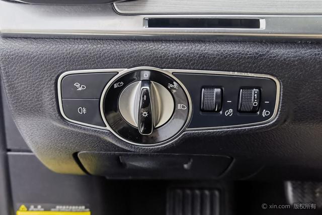 BYD Tang 2018 2.0 T AT Premium 7 V — фото 16