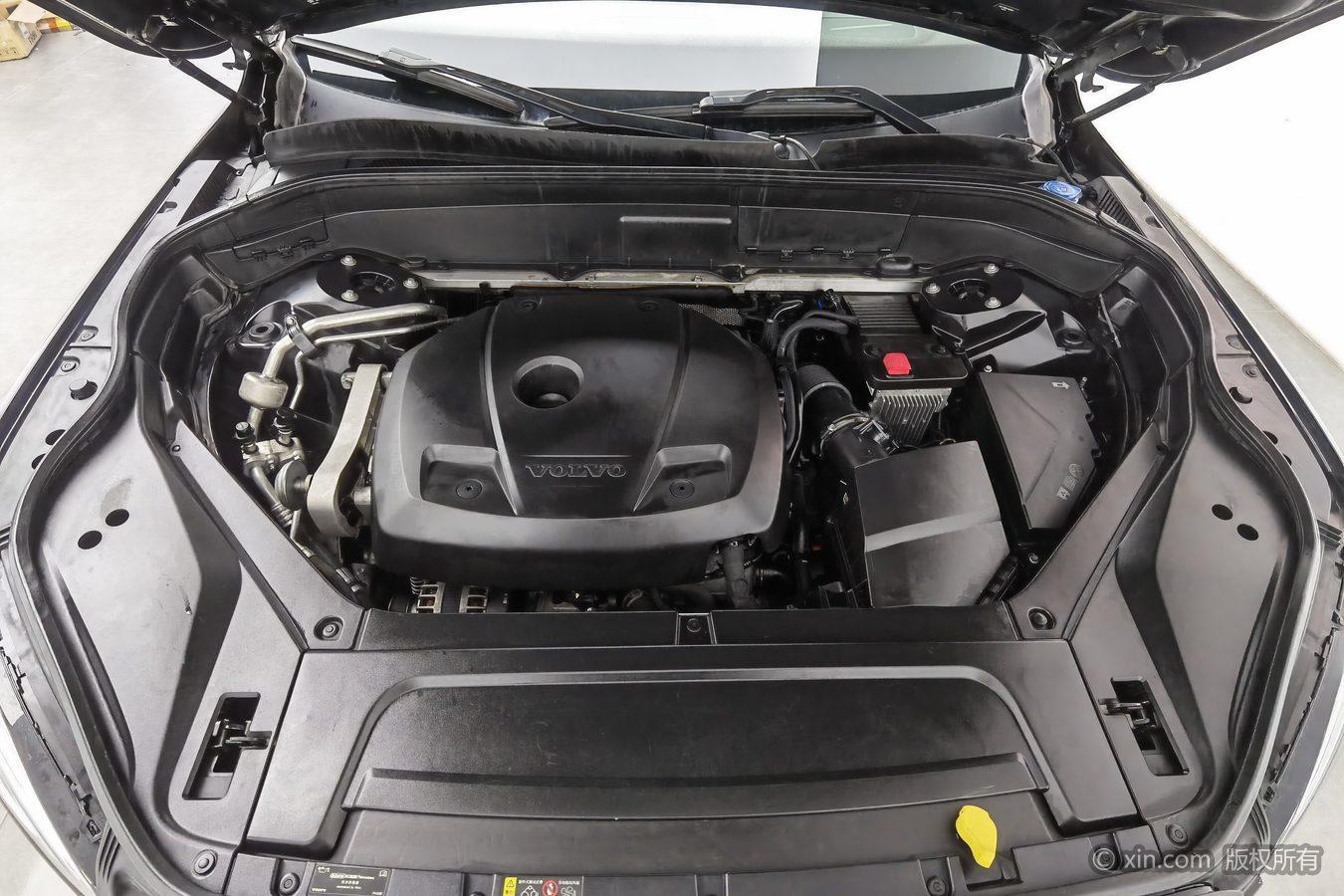 Volvo XC90 2018 T5 7 мест