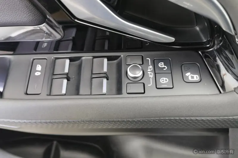Land Rover Evoque 249 PS R-DYNAMIC S Sport — фото 17