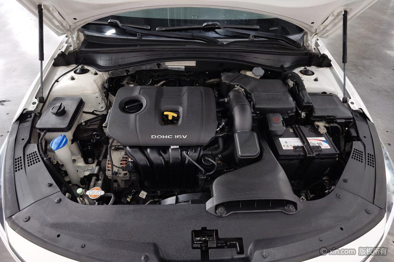 Kia K5 2016 2.0L AT LUX