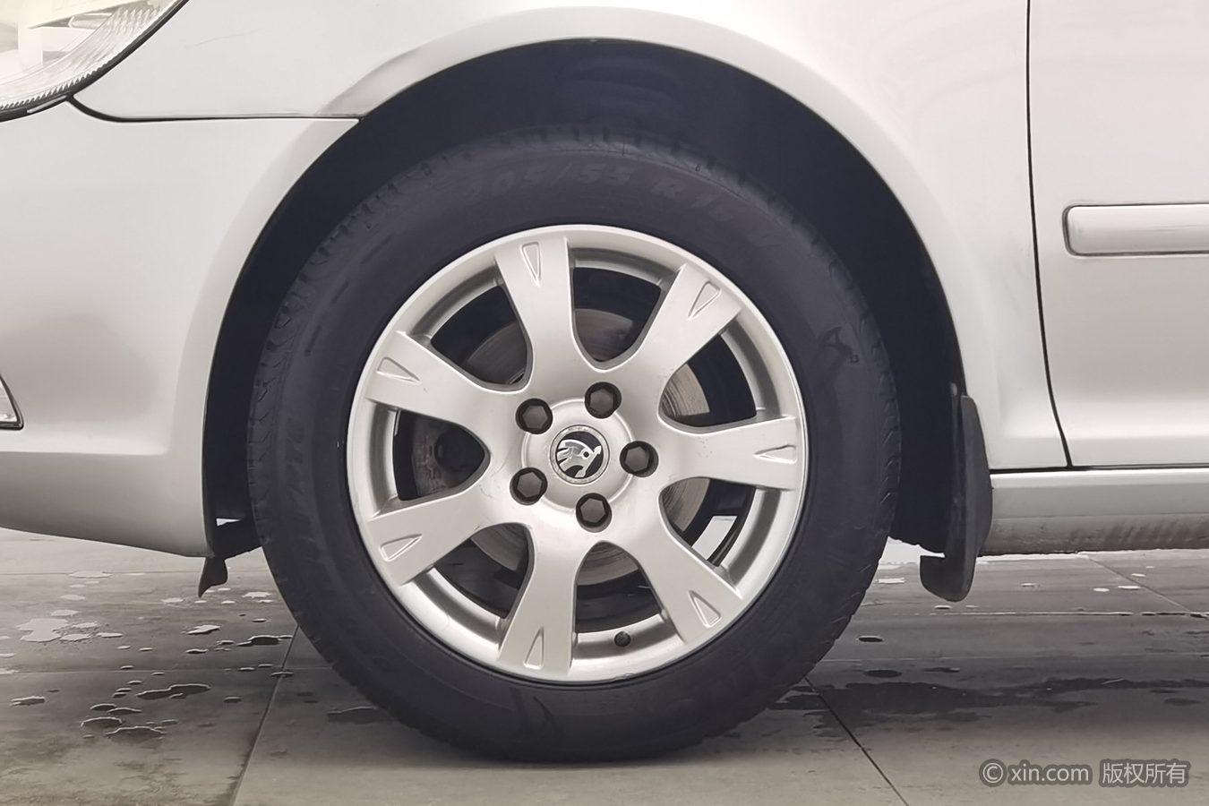 Skoda Octavia 2015 1.6L AT