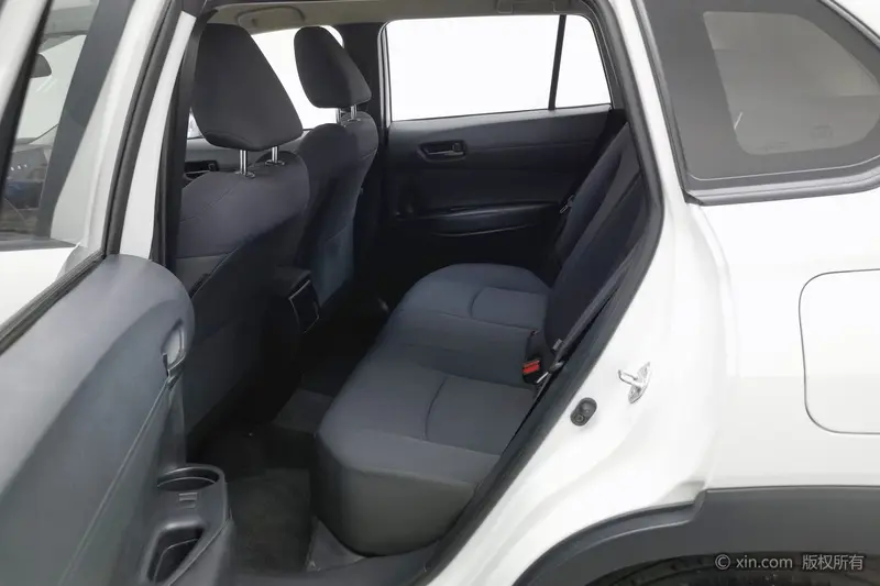 Toyota Corolla Cross — фото 14