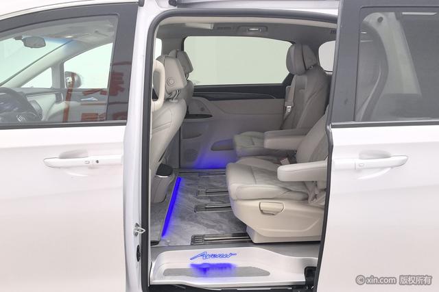Buick GL8 2023 ES 2.0 T Comfort — фото 19