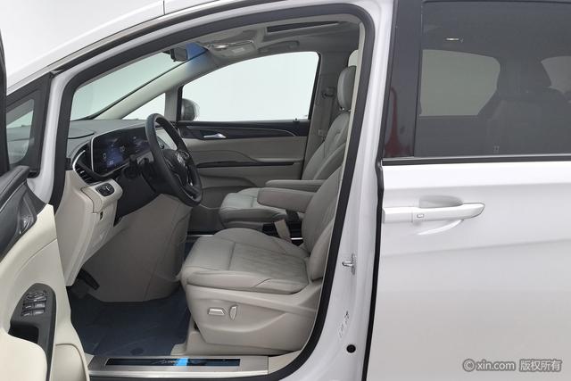 Buick GL8 2023 ES 2.0 T Comfort — фото 17