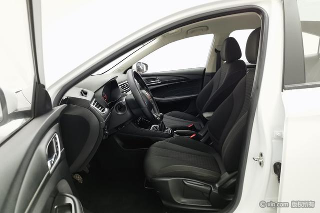 Roewe i5 2020 1.5 L MT 4 G — фото 19