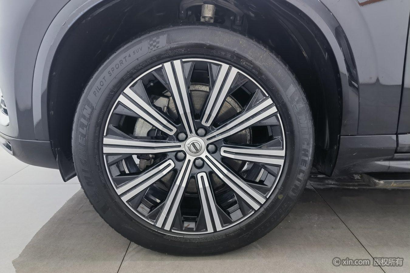 Volvo XC90 2023 B5 Luxury 7 мест