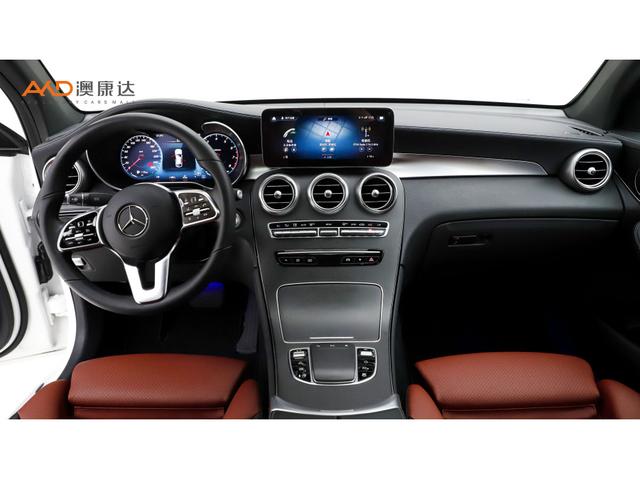 Mercedes-Benz GLC 2023 GLC 300 4 MATIC SUV — фото 7