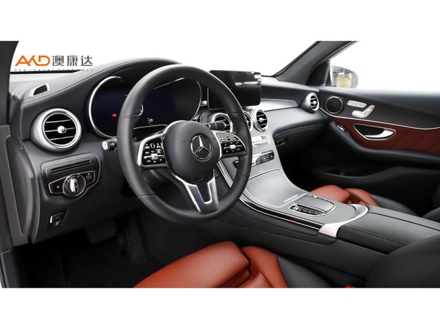 Mercedes-Benz GLC 2023 GLC 300 4 MATIC SUV — фото 8
