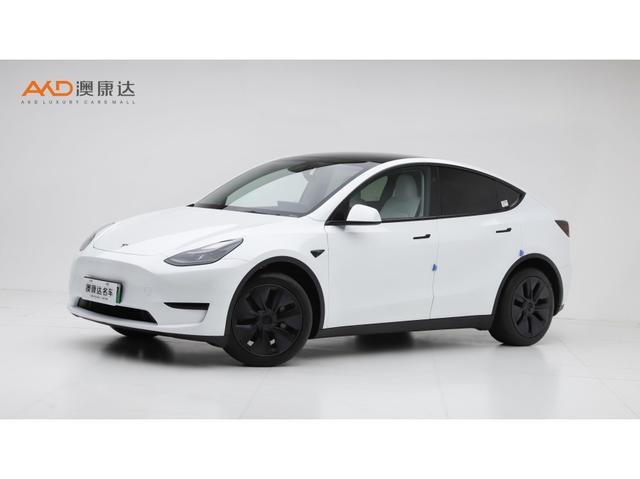 Tesla Model Y 2024 года выпуска