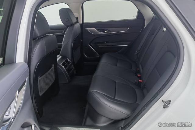 Jaguar XFL 2021 2.0 T P 200 2 WD — фото 20