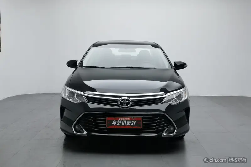 Toyota Camry — фото 2