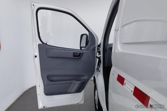 Maxus V80 2020 2.5 T MT 2/3 — фото 20