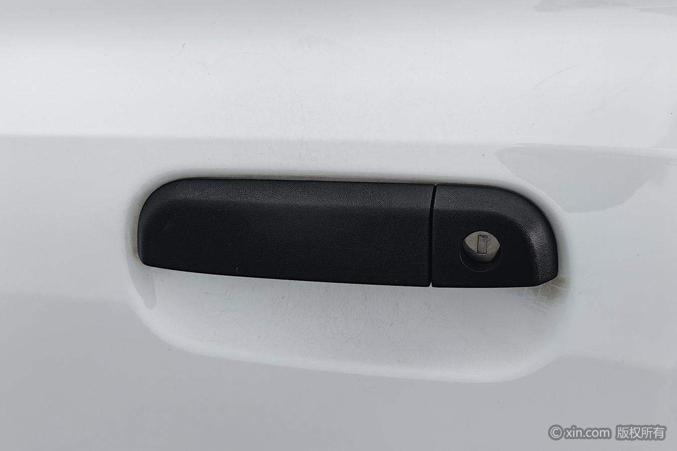 Roewe Clever 2021 302km мест