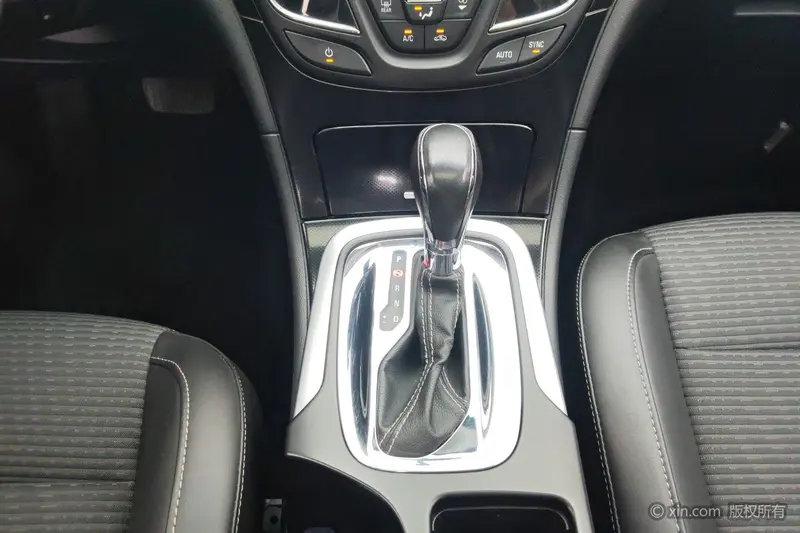 Buick Regal — фото 10