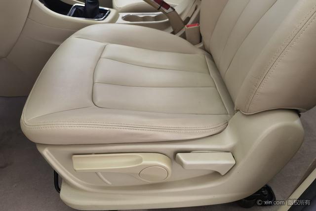 Wuling Baojun 730 2015 1.8 L MT ESP 7 — фото 18