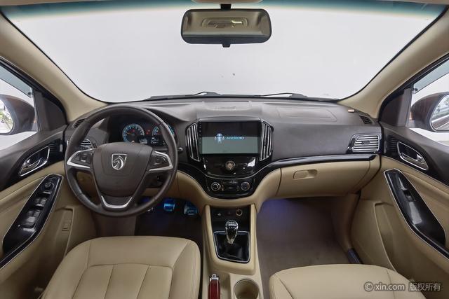 Wuling Baojun 730 2015 1.8 L MT ESP 7 — фото 13