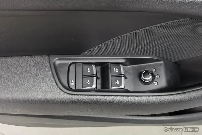 Audi A 3 Sportback 35 TFSI V — фото 17