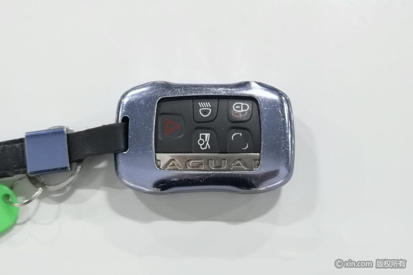 Jaguar XFL: фотография 10 из 24