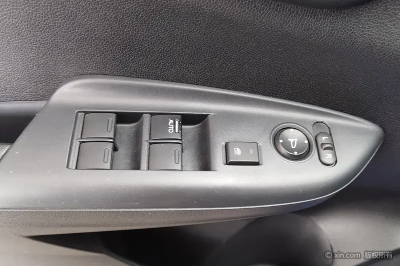 Honda Fit — фото 17