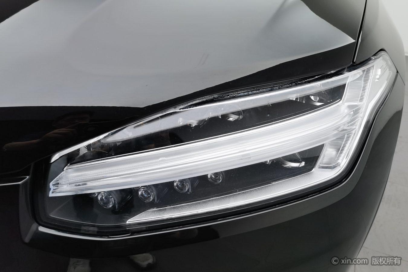Volvo XC90 2023 B6 Luxury 7 мест