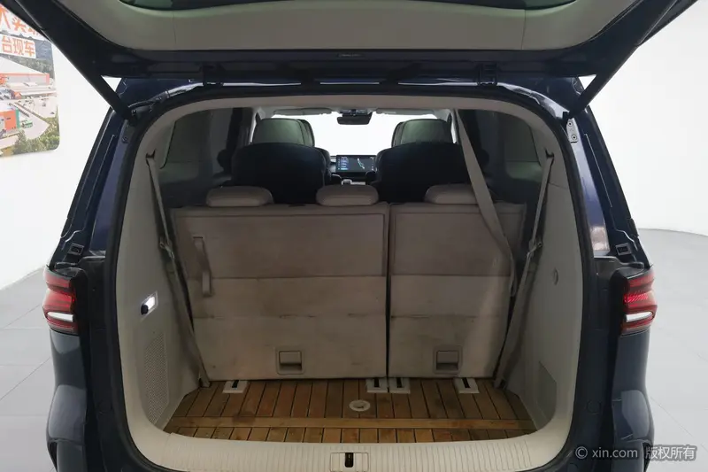 Roewe iMAX8 — фото 18