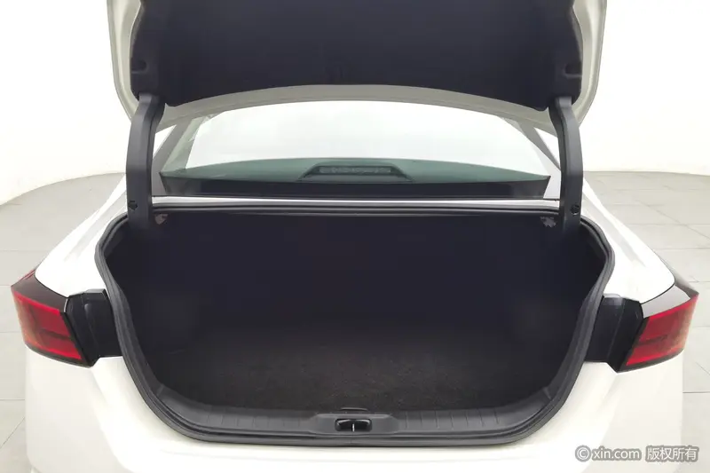 Nissan Teana 2.0 L XL Comfort — фото 19