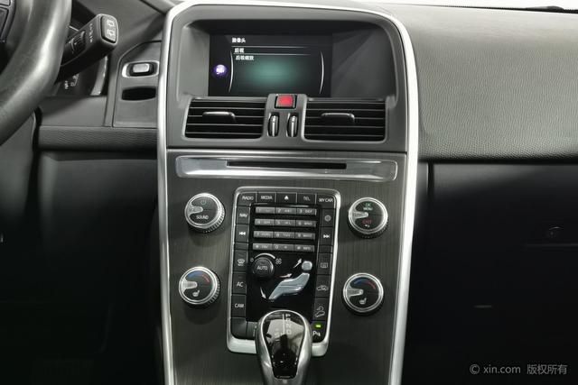 Volvo XC60 2015 T 5 AWD — фото 10