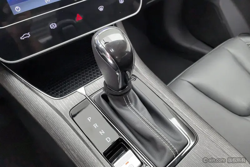 Venucia D 60 PLUS 1.6 L XL CVT — фото 10