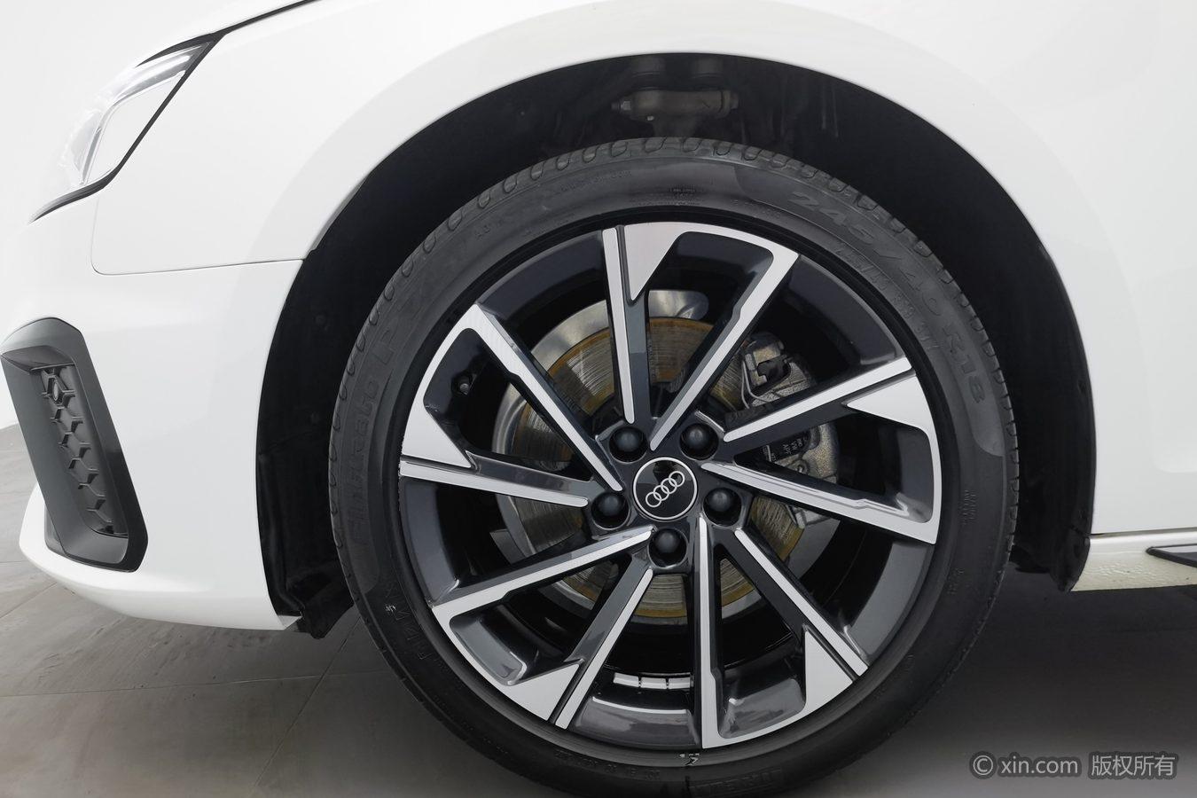 Audi A4L 2023 40 TFSI Luxury