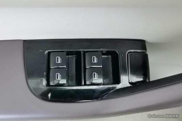 Leapmotor C11 Hybrid 2023 — фото 22